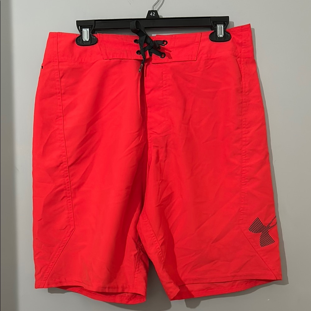 Men’s Under Armour Red Board Shorts Swimwear size 32